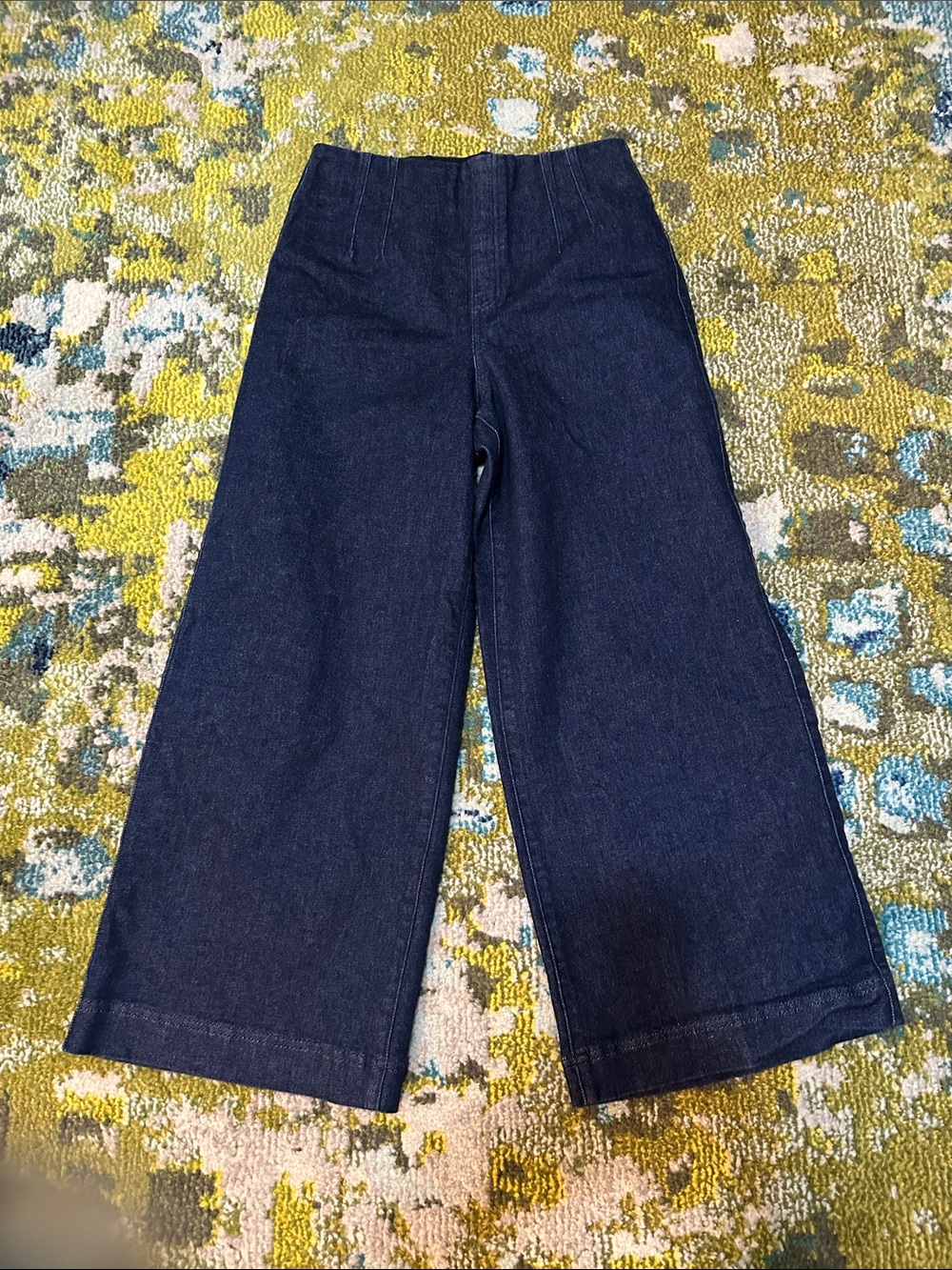 SPANX Cropped Wide Leg Dark Wash
Jeans Stretch Tummy Control Size Medium